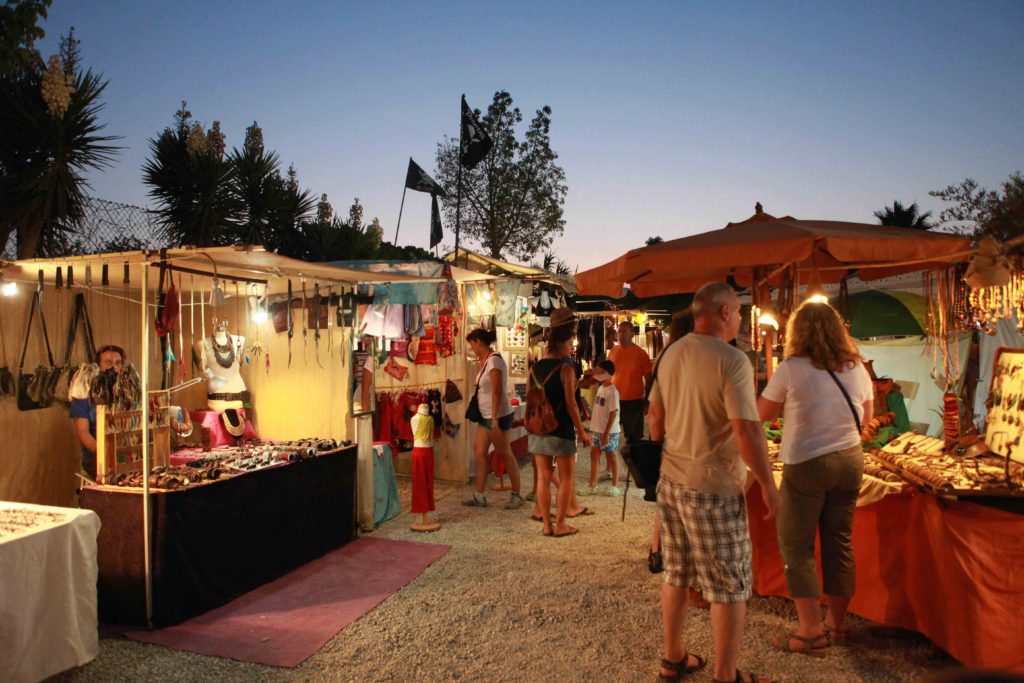 mercadillo-las-dalias-ibiza-artesania-colores