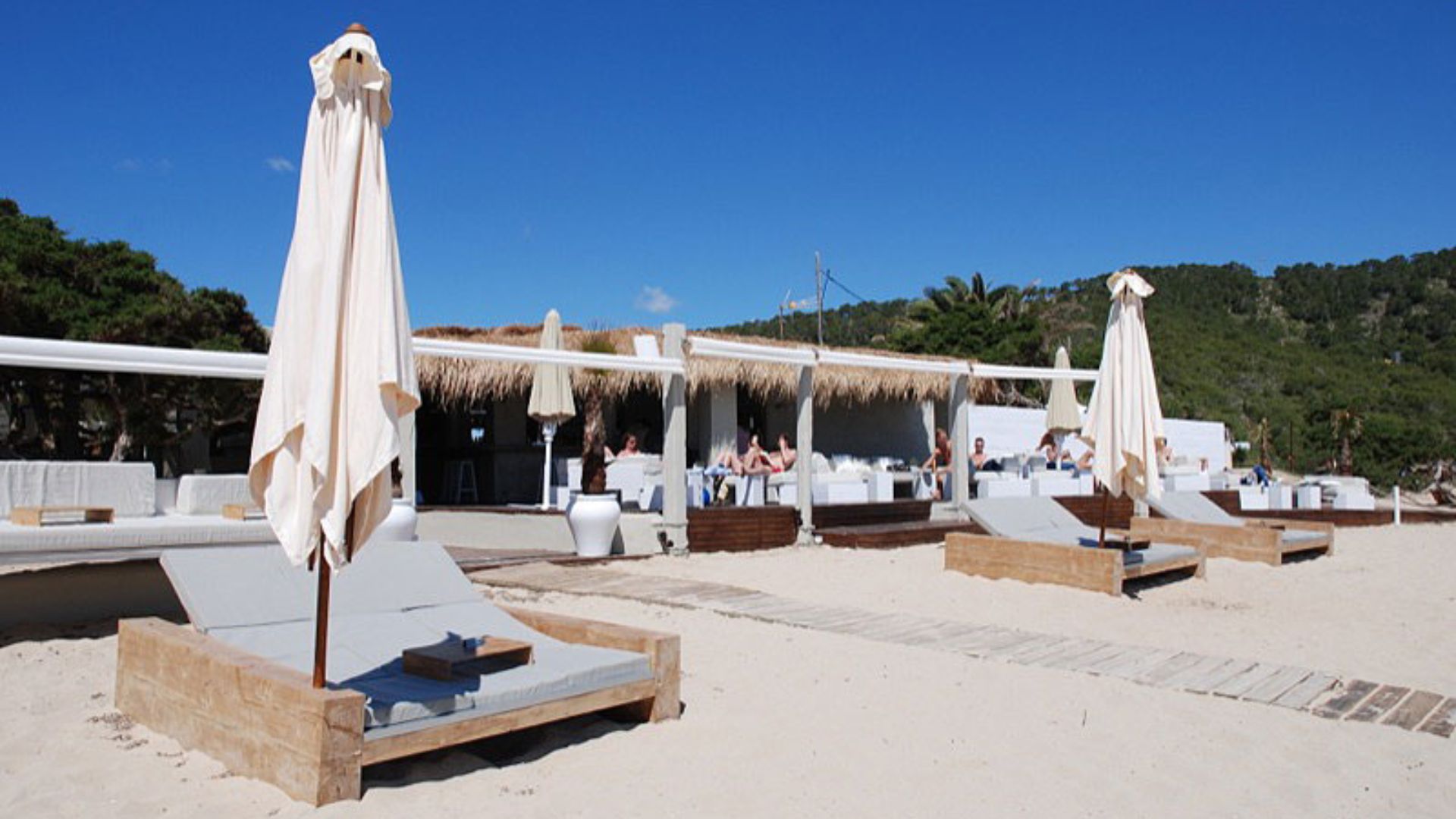 El Chiringuito en la playa de Es Cavallet, Ibiza